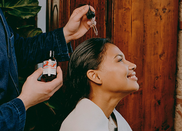 Alisar el cabello sin calor