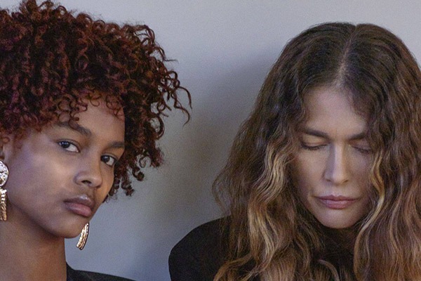 Cómo reconstruir y reparar el cabello tratado con coloraciones